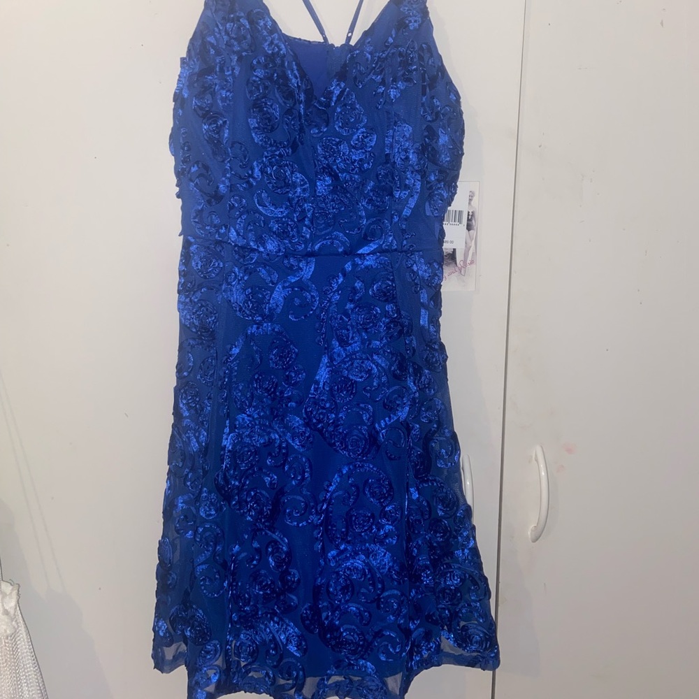 Super cute blue dress!!